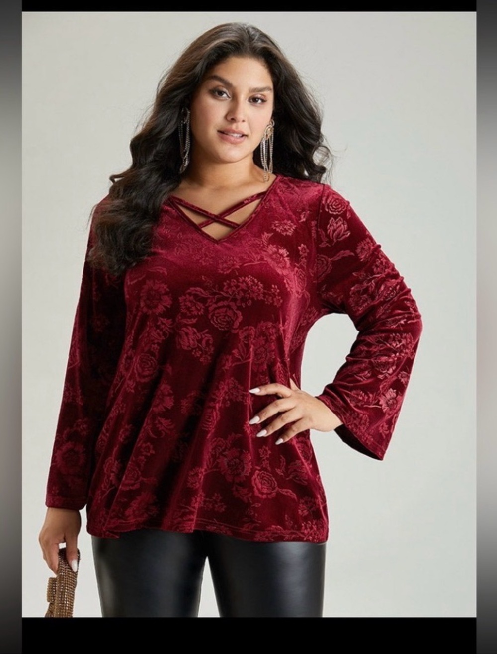 NWT BloomChic 28 Floral Velvet top